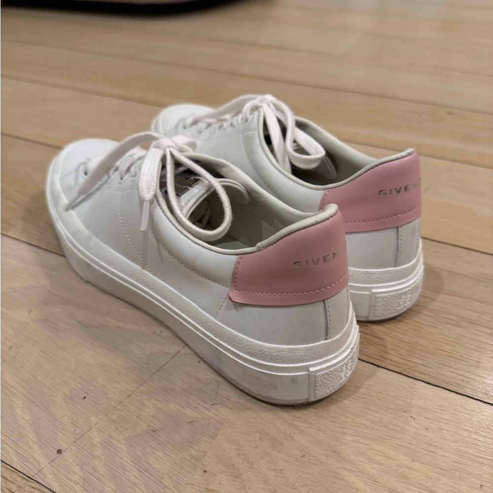 Givenchy White Leather Low-Top Sneakers with Pink Heel